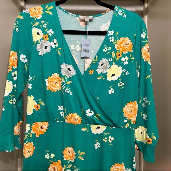 Ann Taylor LOFT Outlet Women’s Floral Green Wrap Dress Size 10 Petite - Picture 2 of 9